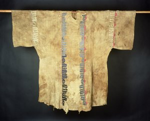 Tunika, n. 1020 (kirjailtu pellava)